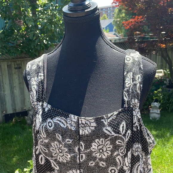 Black floral lace strapless dress - Picture 2 of 5